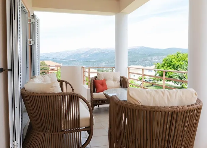 Vasilopoulos Residences - Ioni & Neso, Eliana & Melanthia Apartment *
