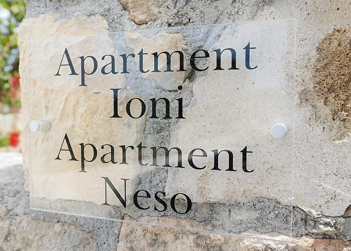 Vasilopoulos Residences - Ioni & Neso, Eliana & Melanthia *